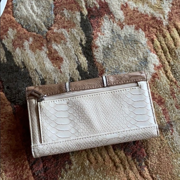 Matching guess purse and wallet set - Picture 3 of 5